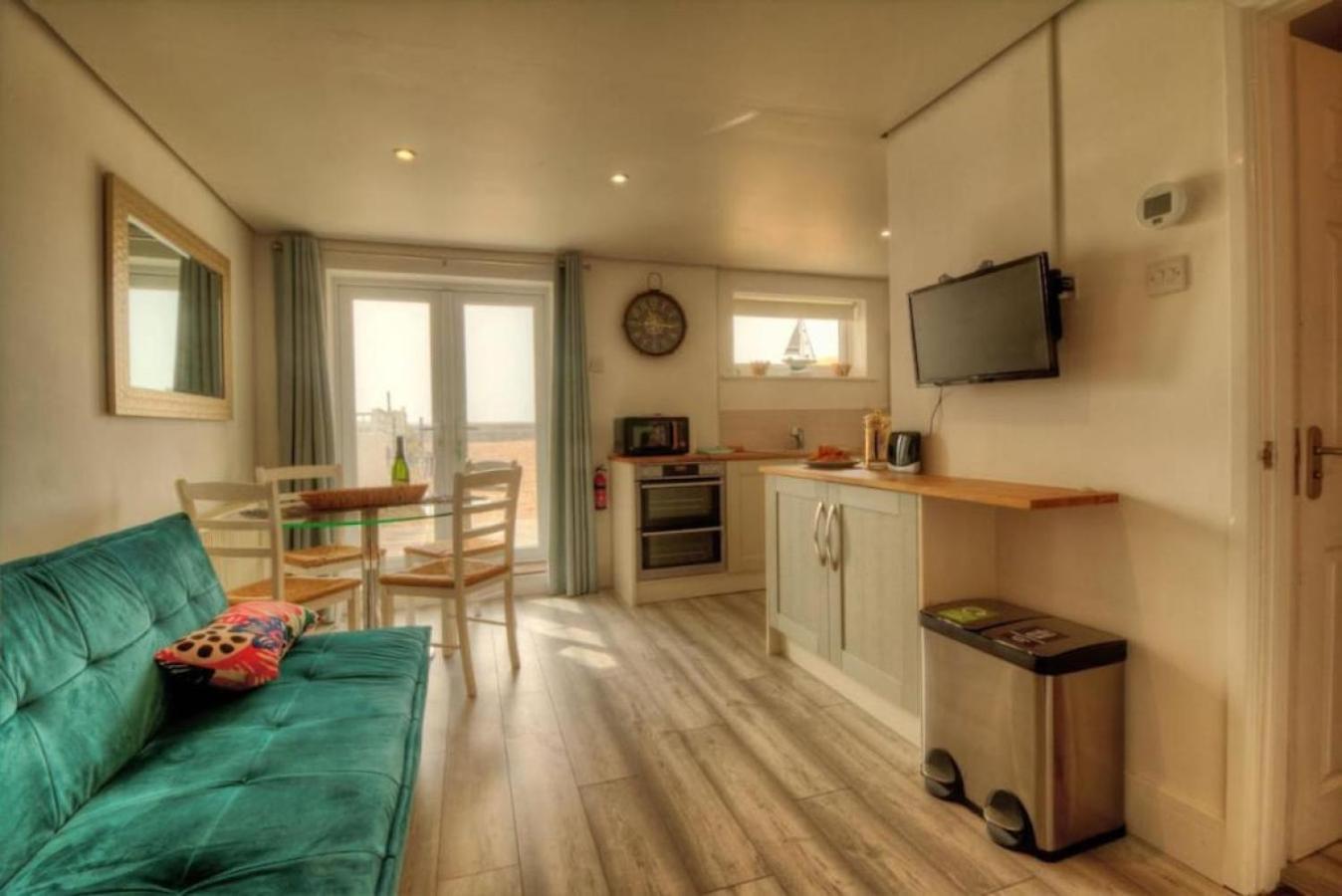 Air Maison - Solent View Beachfront Apartment South Hayling Exteriér fotografie
