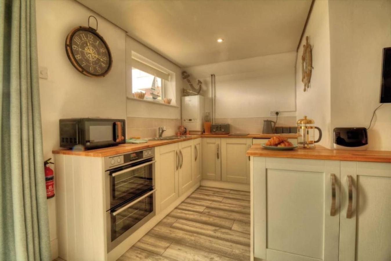 Air Maison - Solent View Beachfront Apartment South Hayling Exteriér fotografie